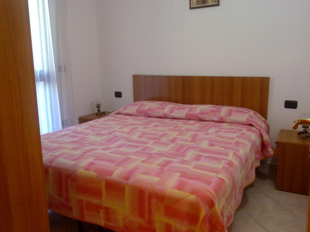 Ferienwohnung Casa Purple Cala Gonone Zimmer foto
